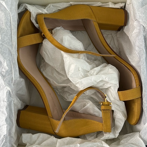 Stuart Weitzman Nudest in Ochre (Size 8.5) - Picture 4 of 7